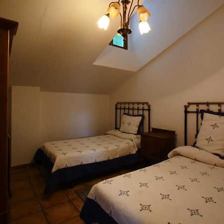 Casa Rural Plaza Vieja Saldaña מראה חיצוני תמונה